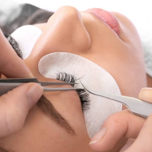 Alongamento de cílios em Guarulhos design de sobrancelhas em Guarulhos estética em Guarulhos lash designer em Guarulhos Uemura